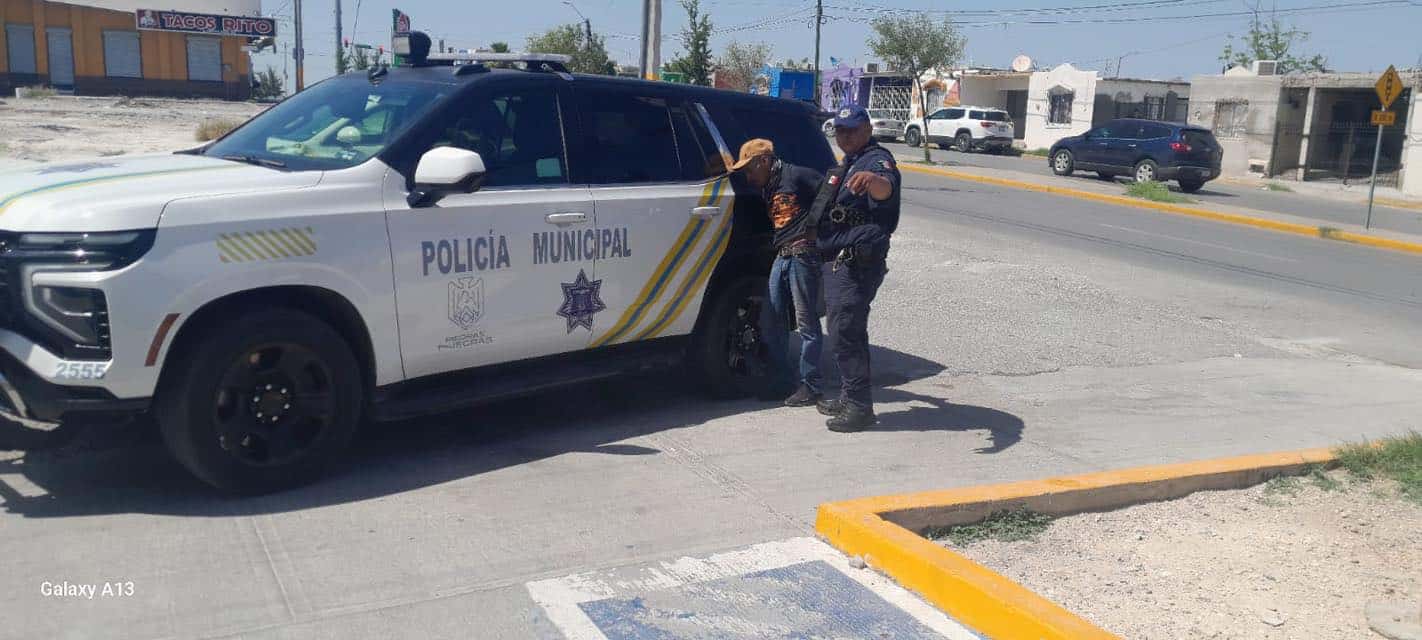 Intentó robar dos veces la farmacia y terminó detenido en la colonia Año 2000