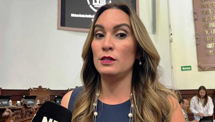 Piden denuncias por retener certificados