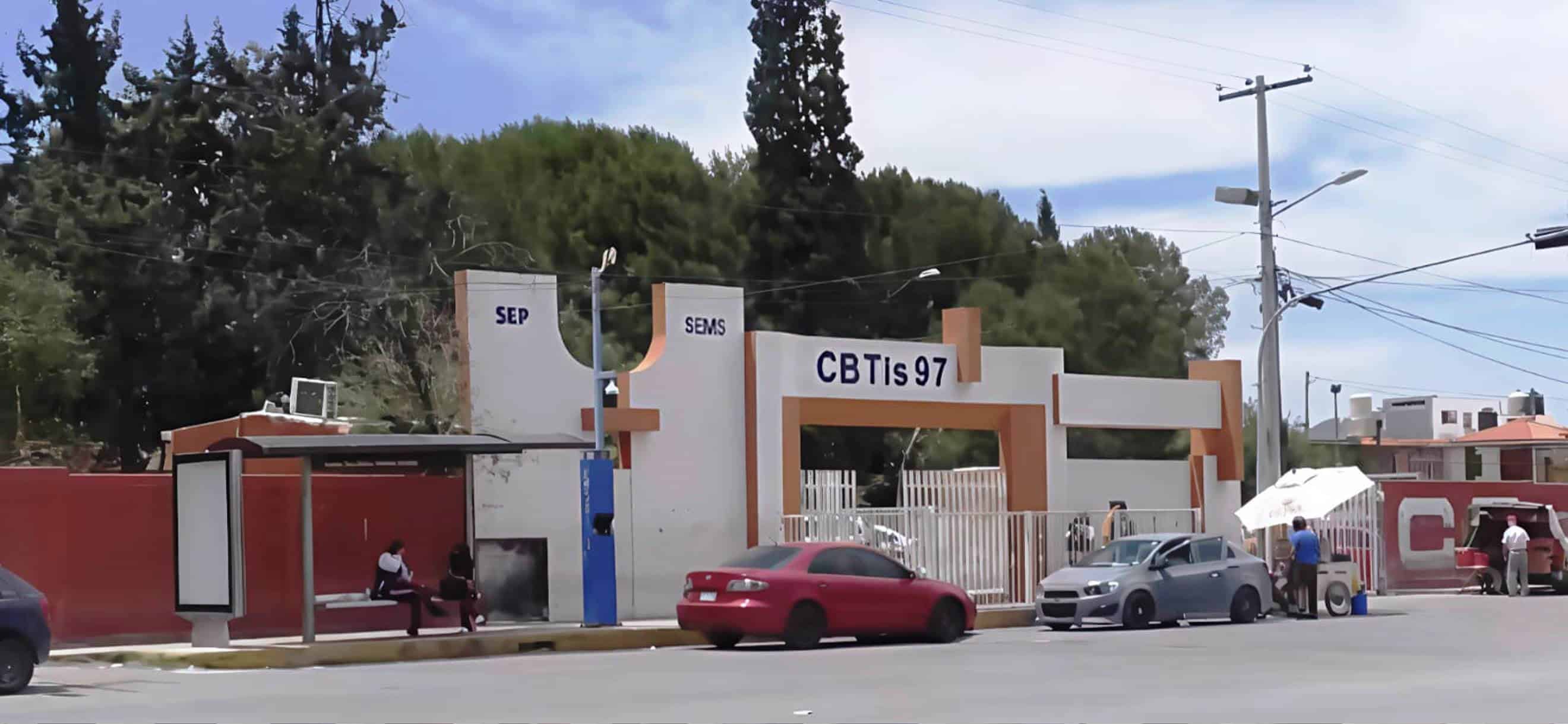 Piden denuncias por retener certificados