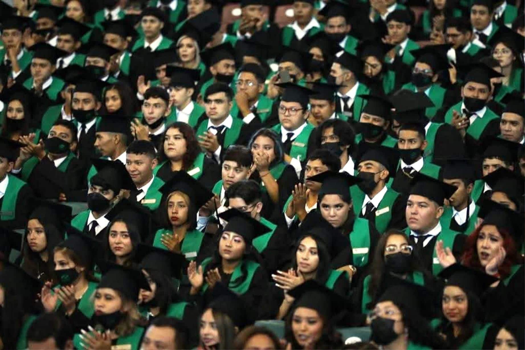 Piden denuncias por retener certificados
