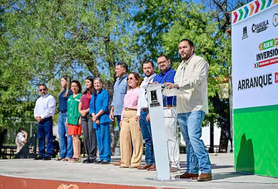 Carlos Villarreal arranca pavimentación en Regina para mejorar acceso al CBTIS 36