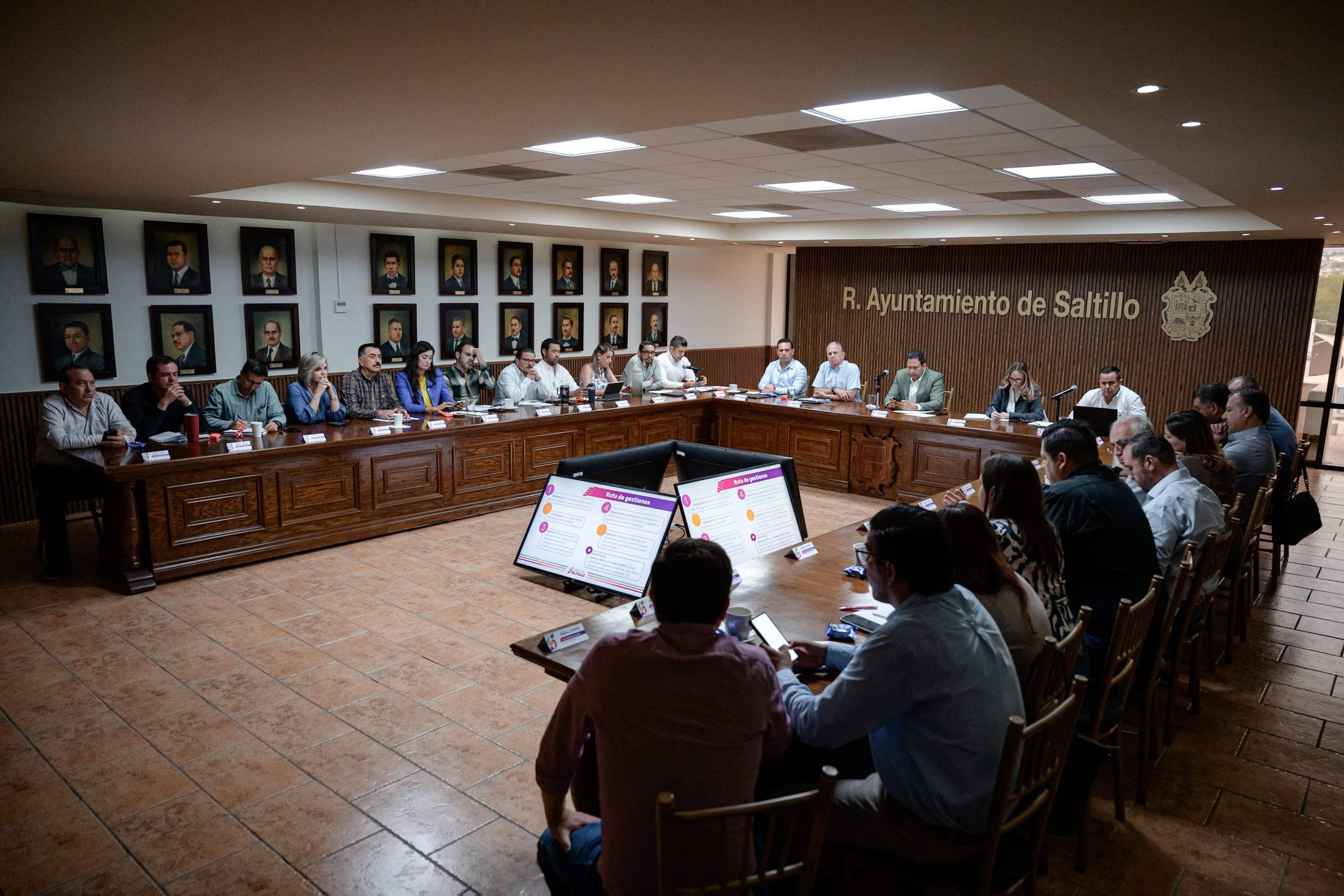 Solicita Javier Díaz redoblar esfuerzos a su Gabinete
