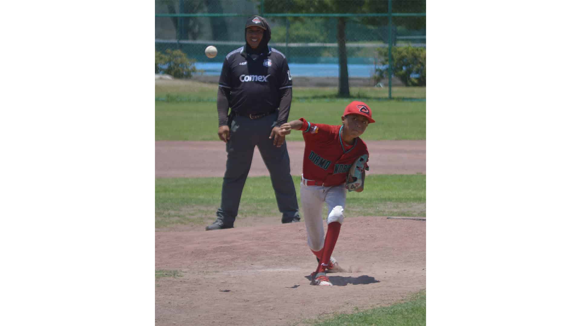 Venados vence 12-9 a D-Backs y toma ventaja en semifinal infantil de la Liga Furiazul