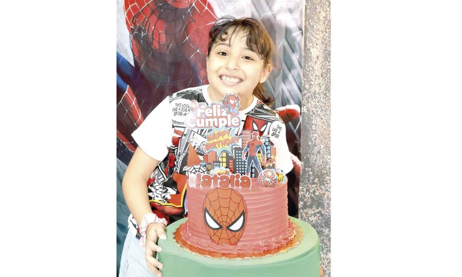 Natalia García celebra sus 9 años con fiesta temática del Hombre Araña y familia