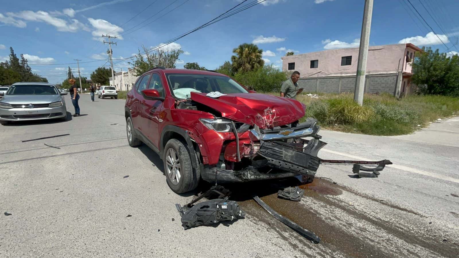 Menor causa choque en Sabinas; cuatro lesionados tras impactar camionetas en crucero