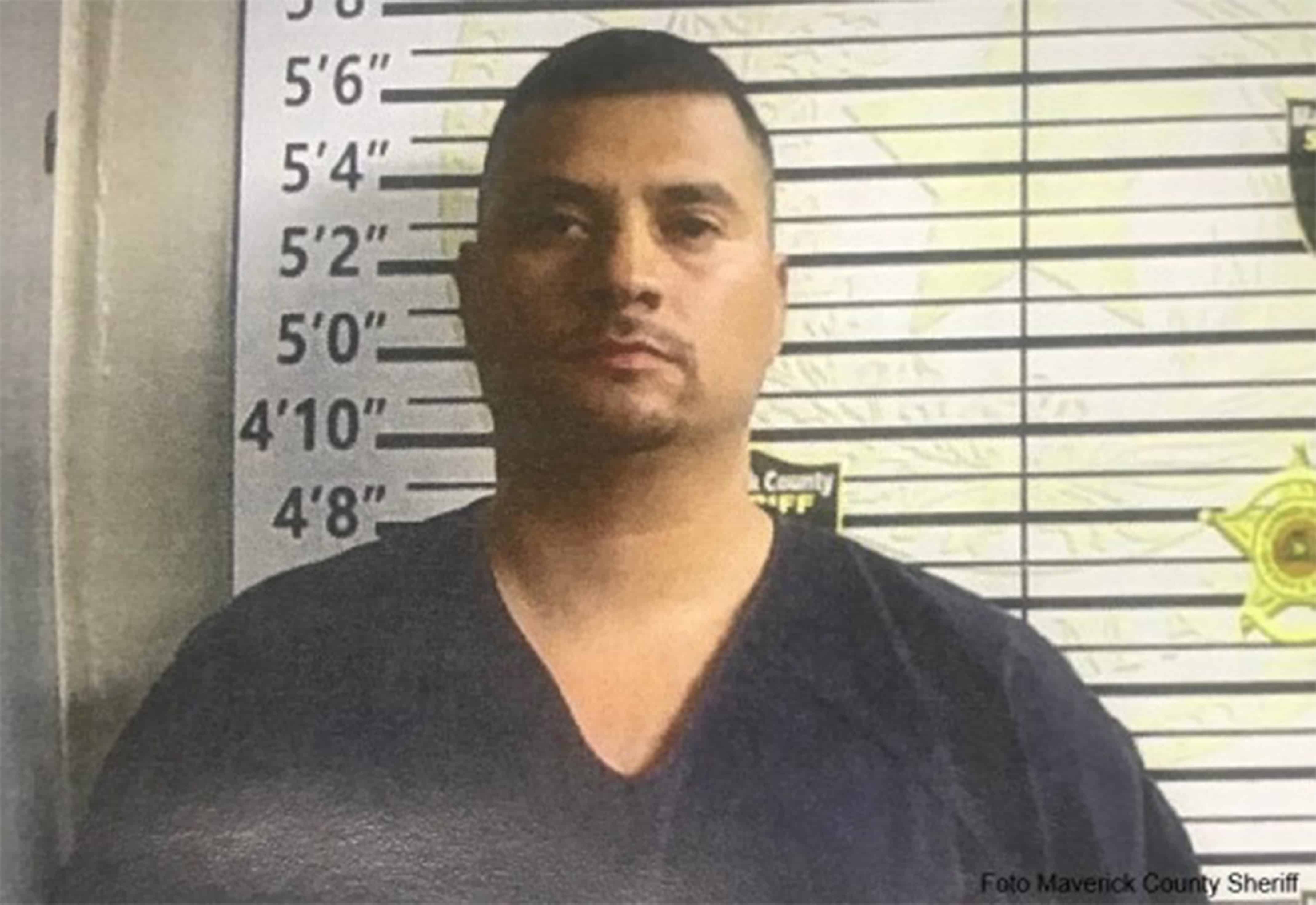 Detienen en Eagle Pass a Mexicano con 40 Libras de Cocaína Oculta en el Tablero de su Auto
