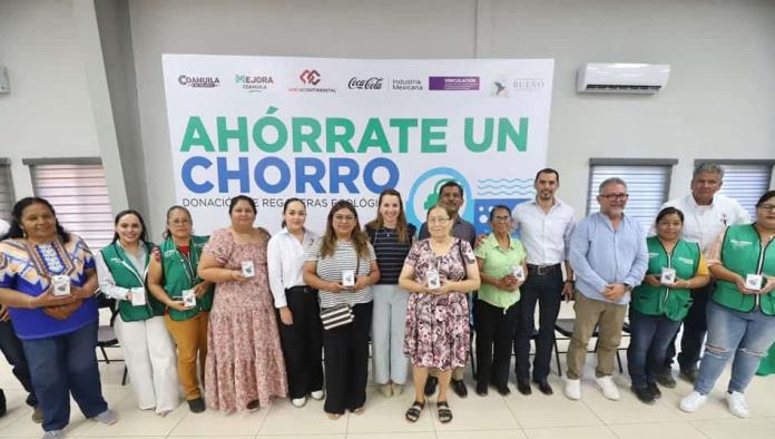 Promueven ahorro de agua con regaderas ecológicas en Nava