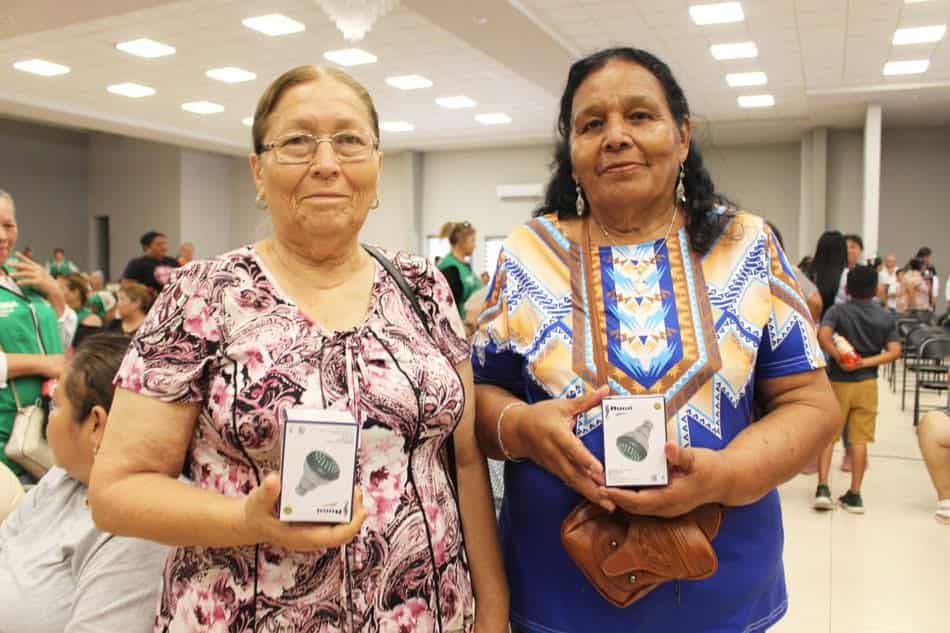 Promueven ahorro de agua con regaderas ecológicas en Nava