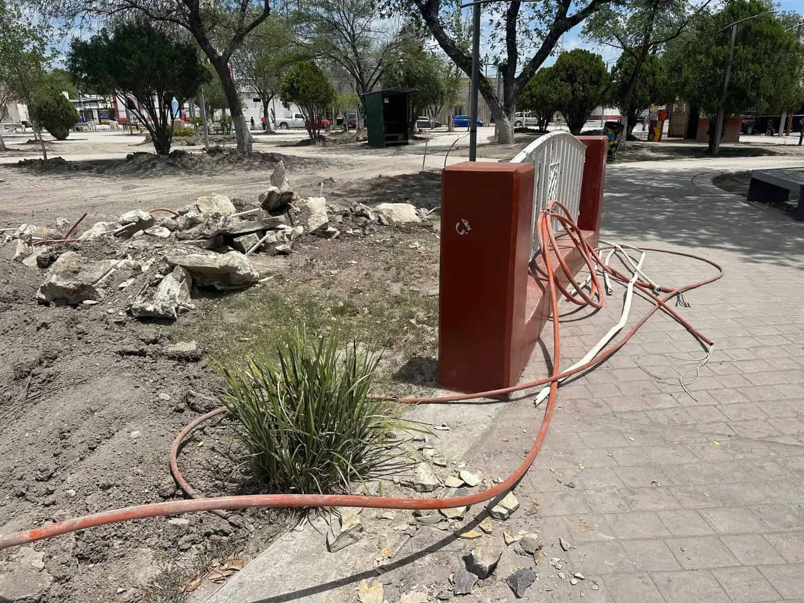 Critican falta de obra pública en colonias de Allende