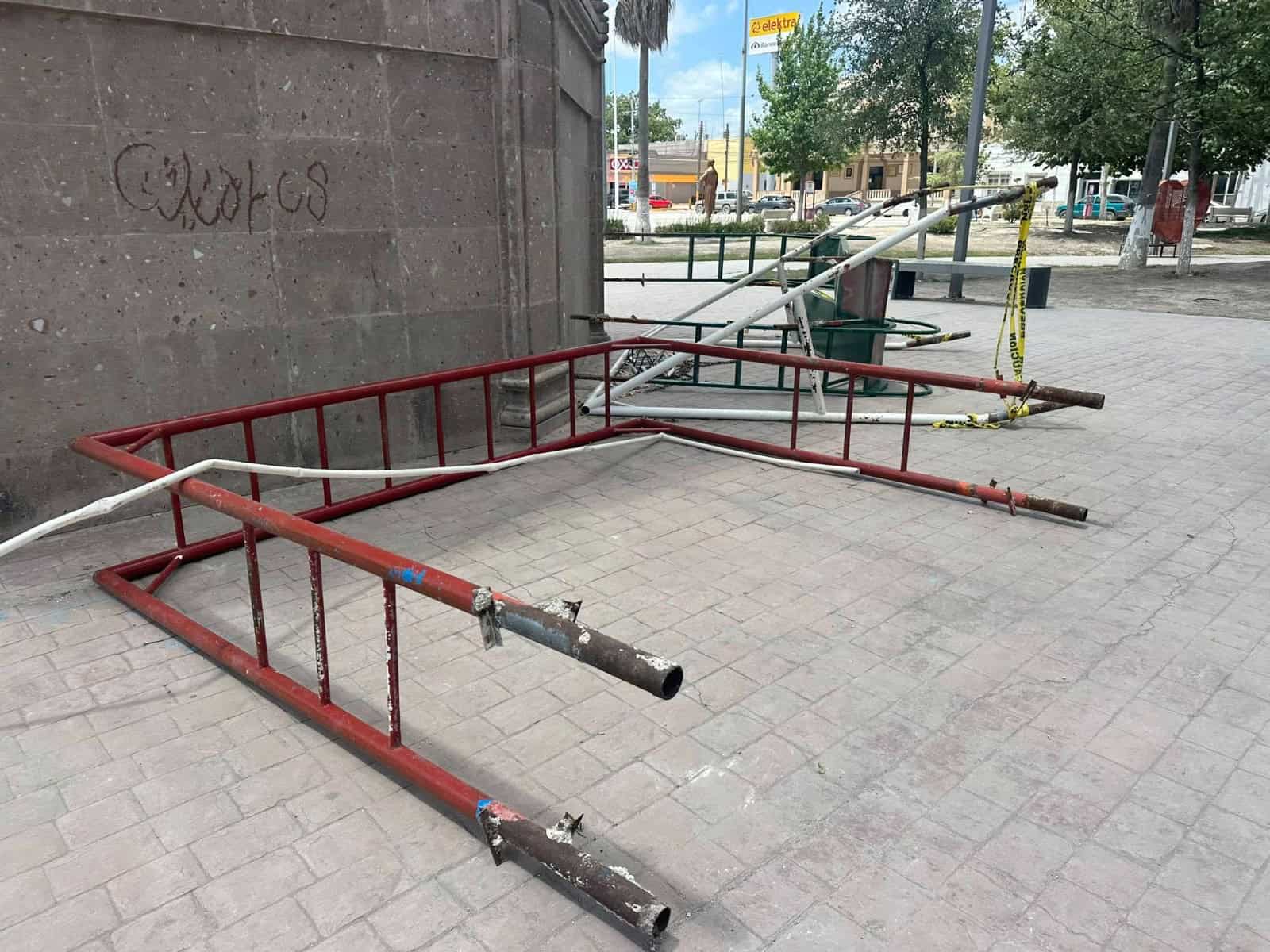 Critican falta de obra pública en colonias de Allende