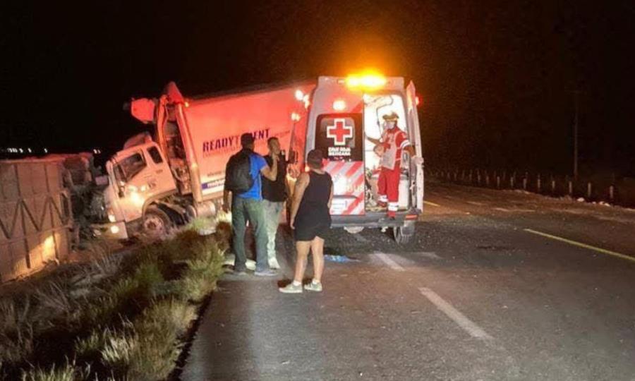 Dos muertos y cuatro heridos tras volcadura en la carretera Cuatro Ciénegas - San Pedro