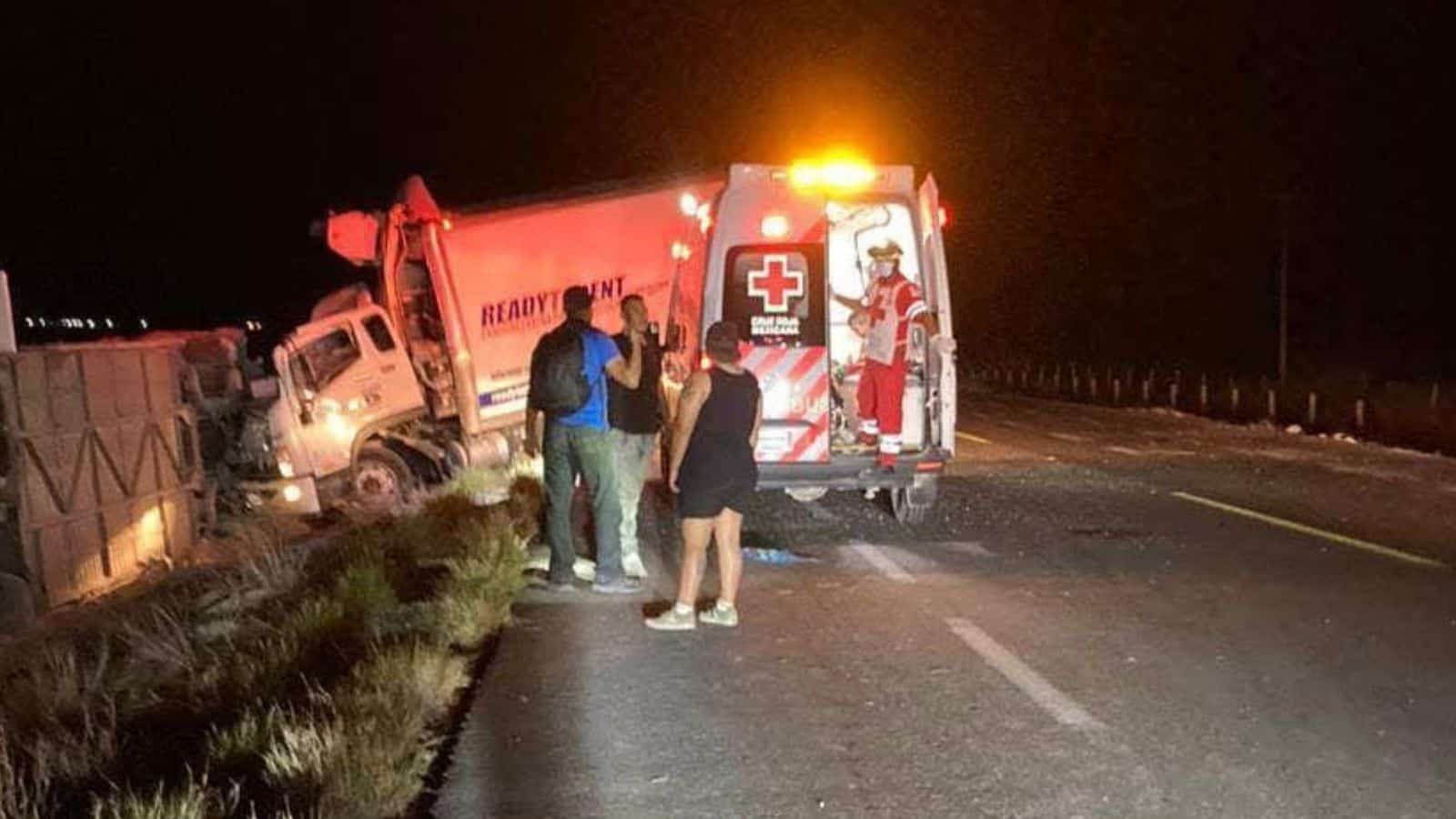 Dos muertos y cuatro heridos tras volcadura en la carretera Cuatro Ciénegas - San Pedro