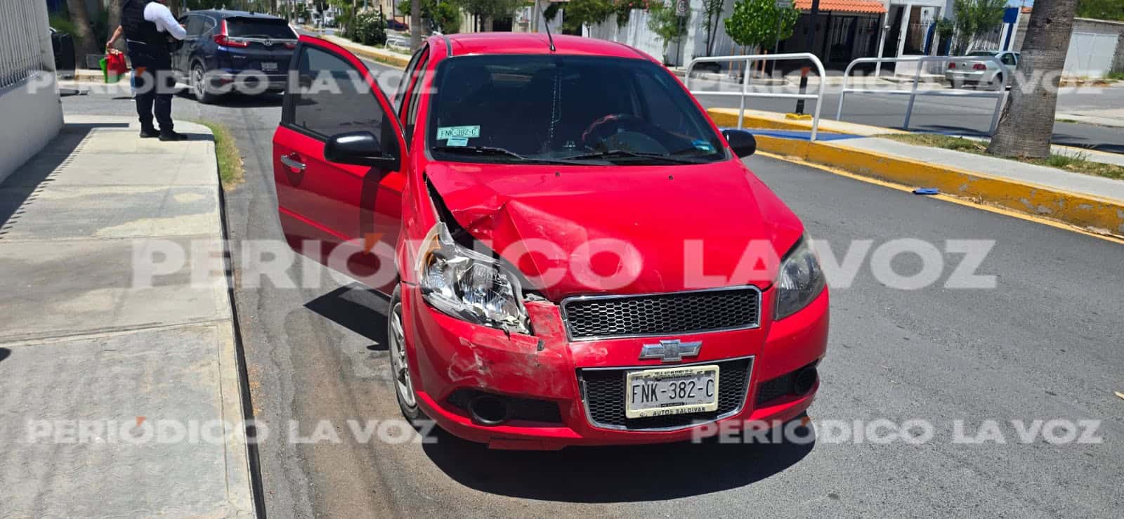 Colisión en bulevar Tecnológico involucra a Honda CRV y Chevrolet Aveo