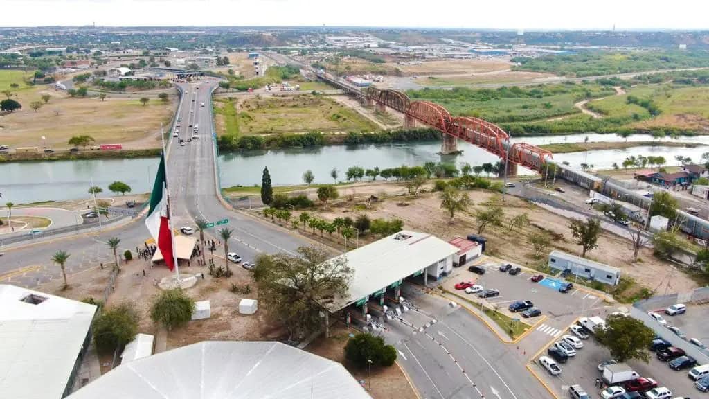 Autoriza Trump Ampliación del puente II de Eagle Pass 