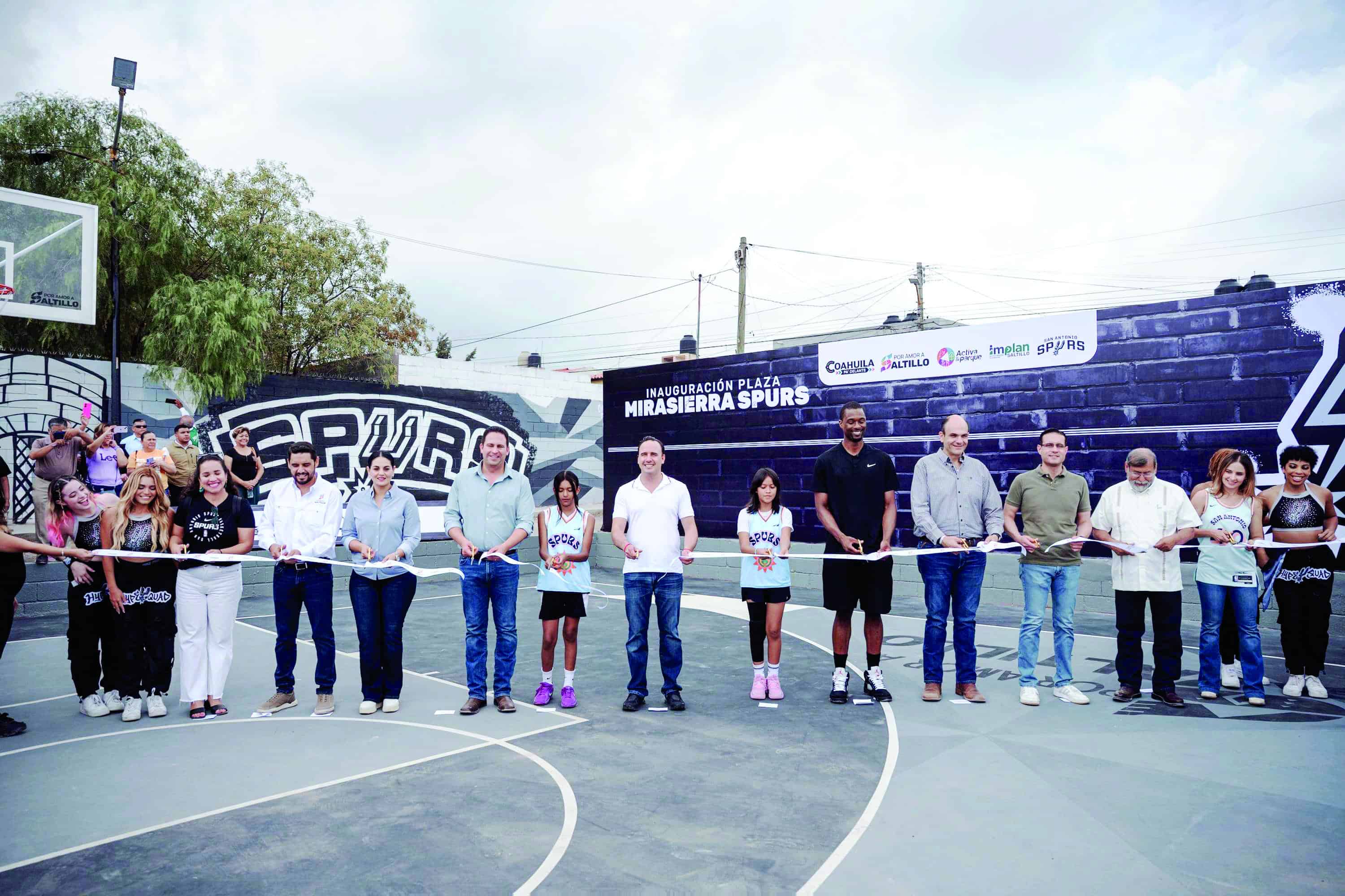 Rehabilitan plaza Mirasierra Spurs