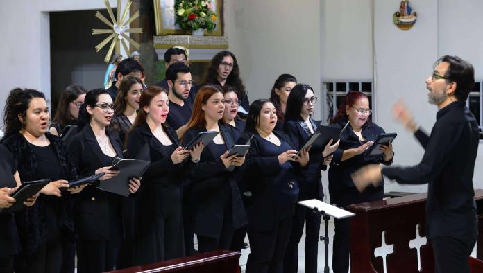 Disfrutan cientos de Saltillenses ópera a domicilio 