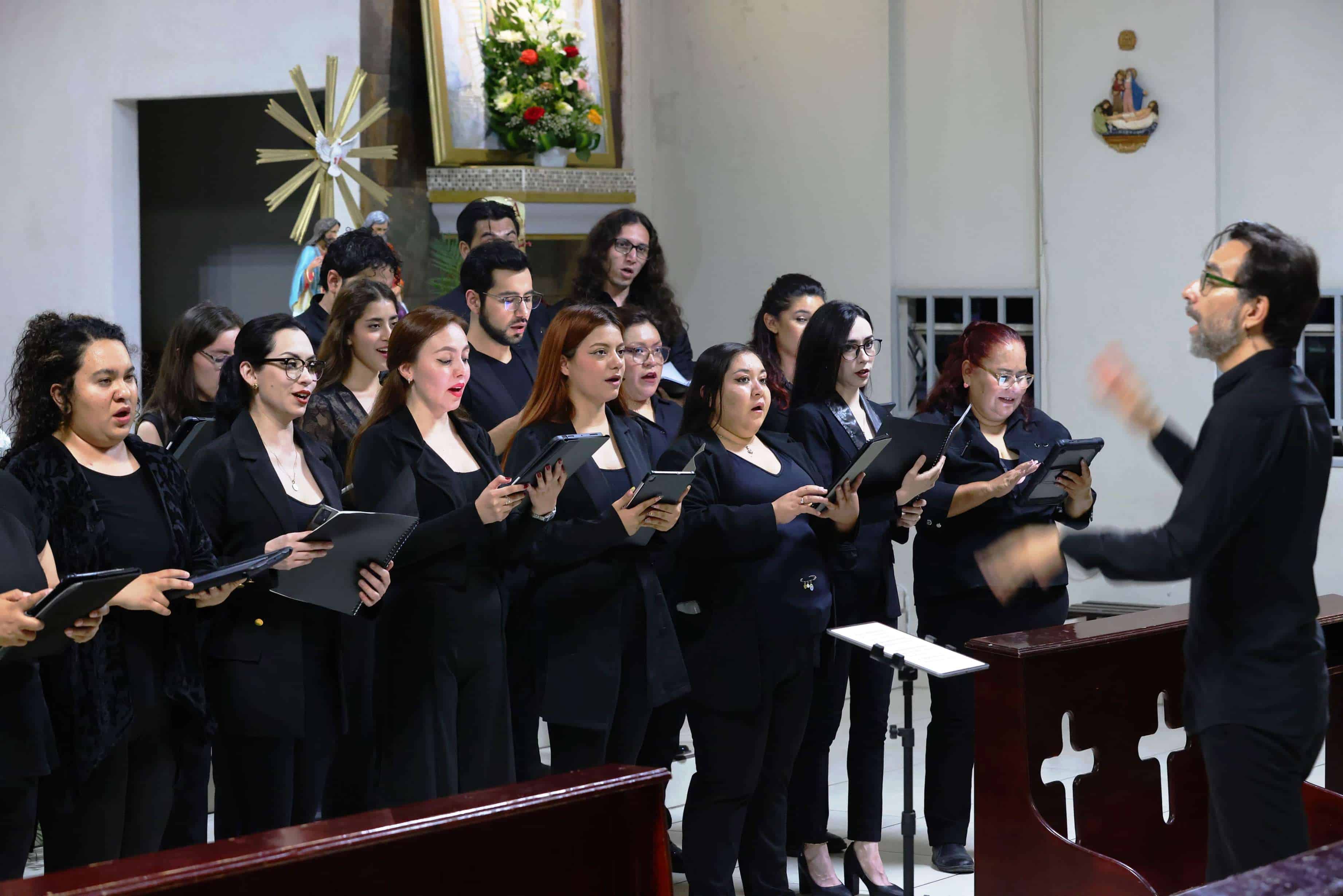 Disfrutan cientos de Saltillenses ópera a domicilio 