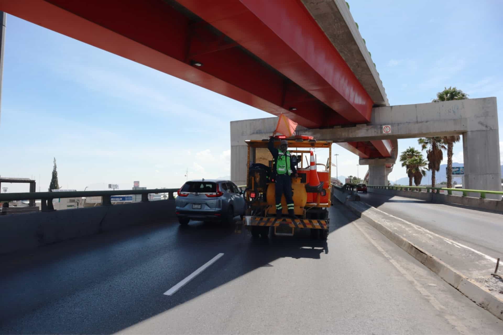 Delimitan carriles en Distribuidor Vial 