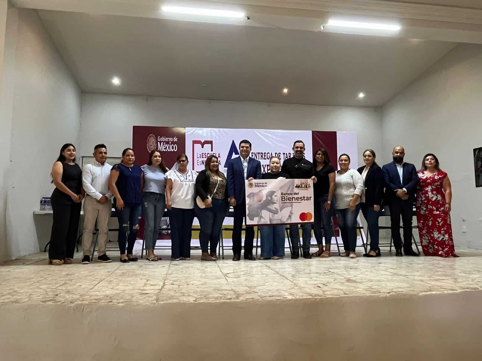 Impulsan Comercio Local con Apoyos Federales a Escuelas en Ciudad Acuña