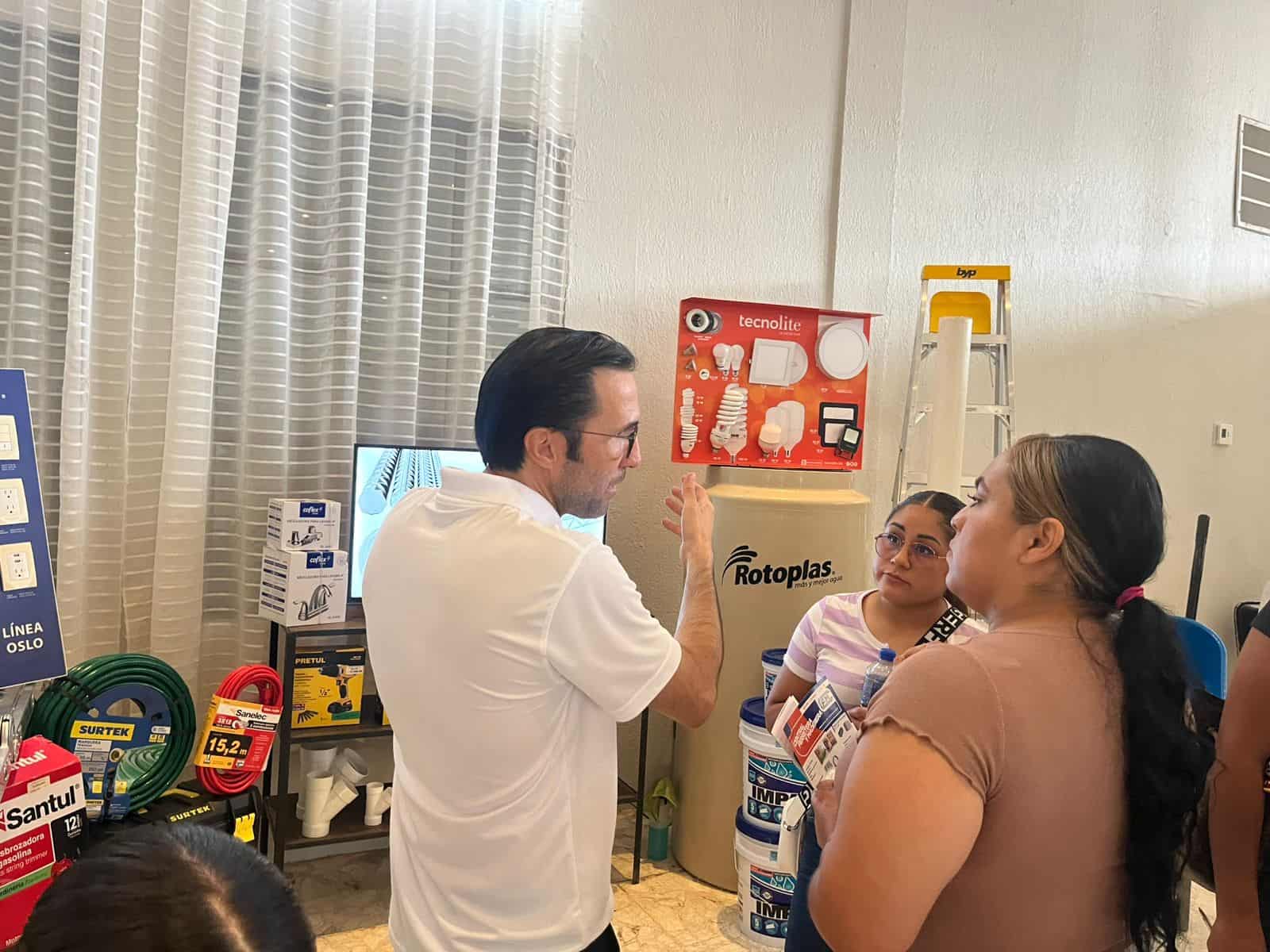 Impulsan Comercio Local con Apoyos Federales a Escuelas en Ciudad Acuña