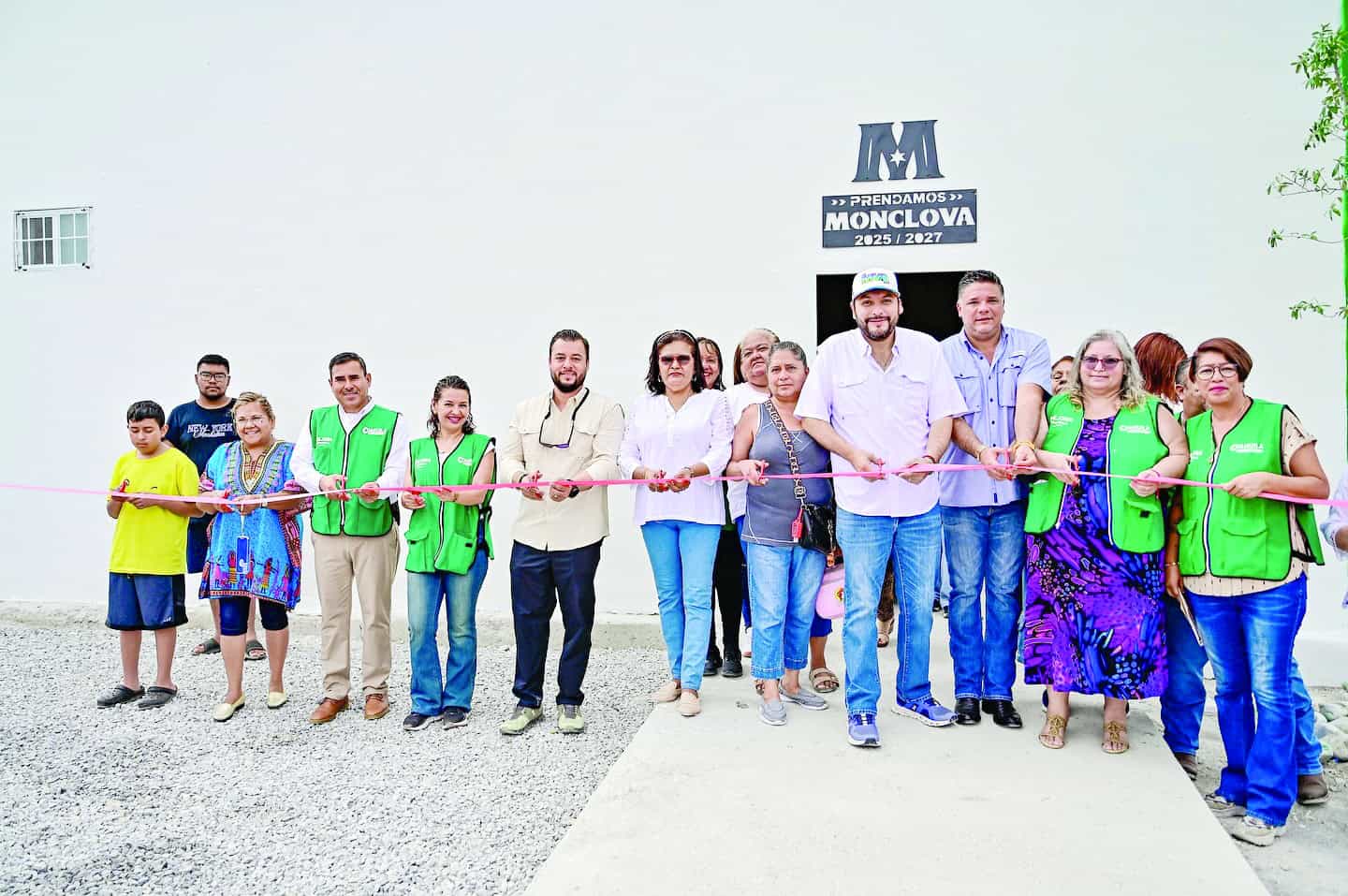 Alcalde de Monclova entrega Obras en Valle de San Miguel