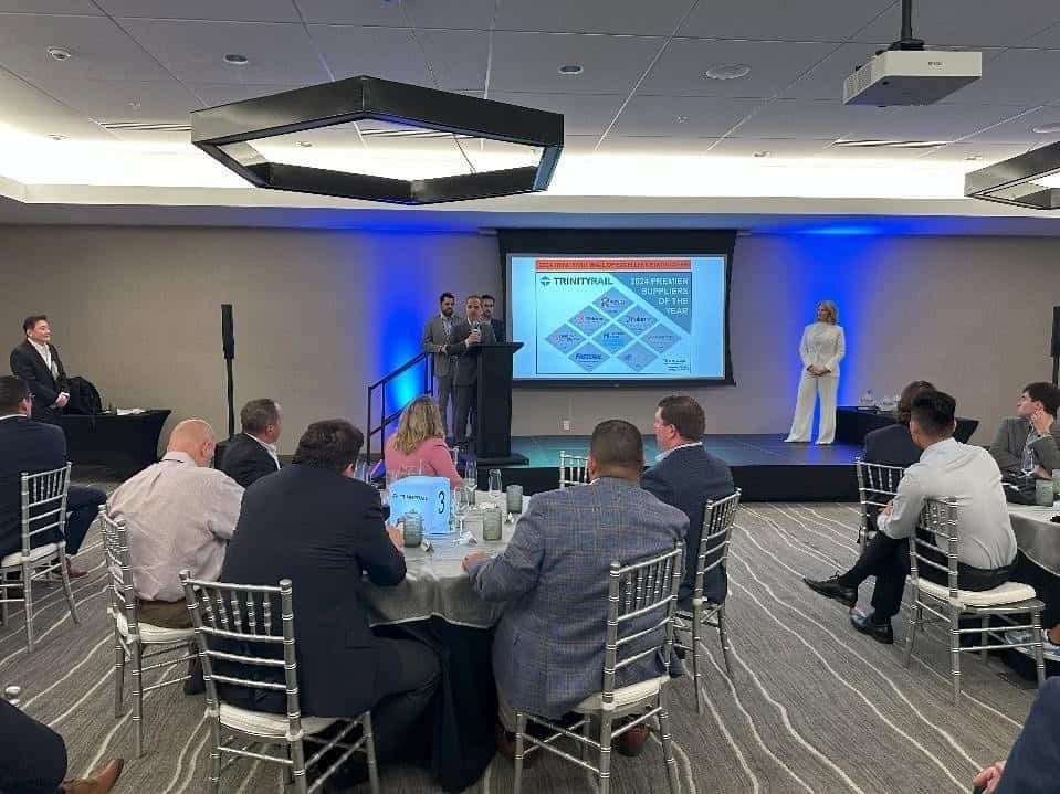 Reconoce Trinity labor de Ferromex