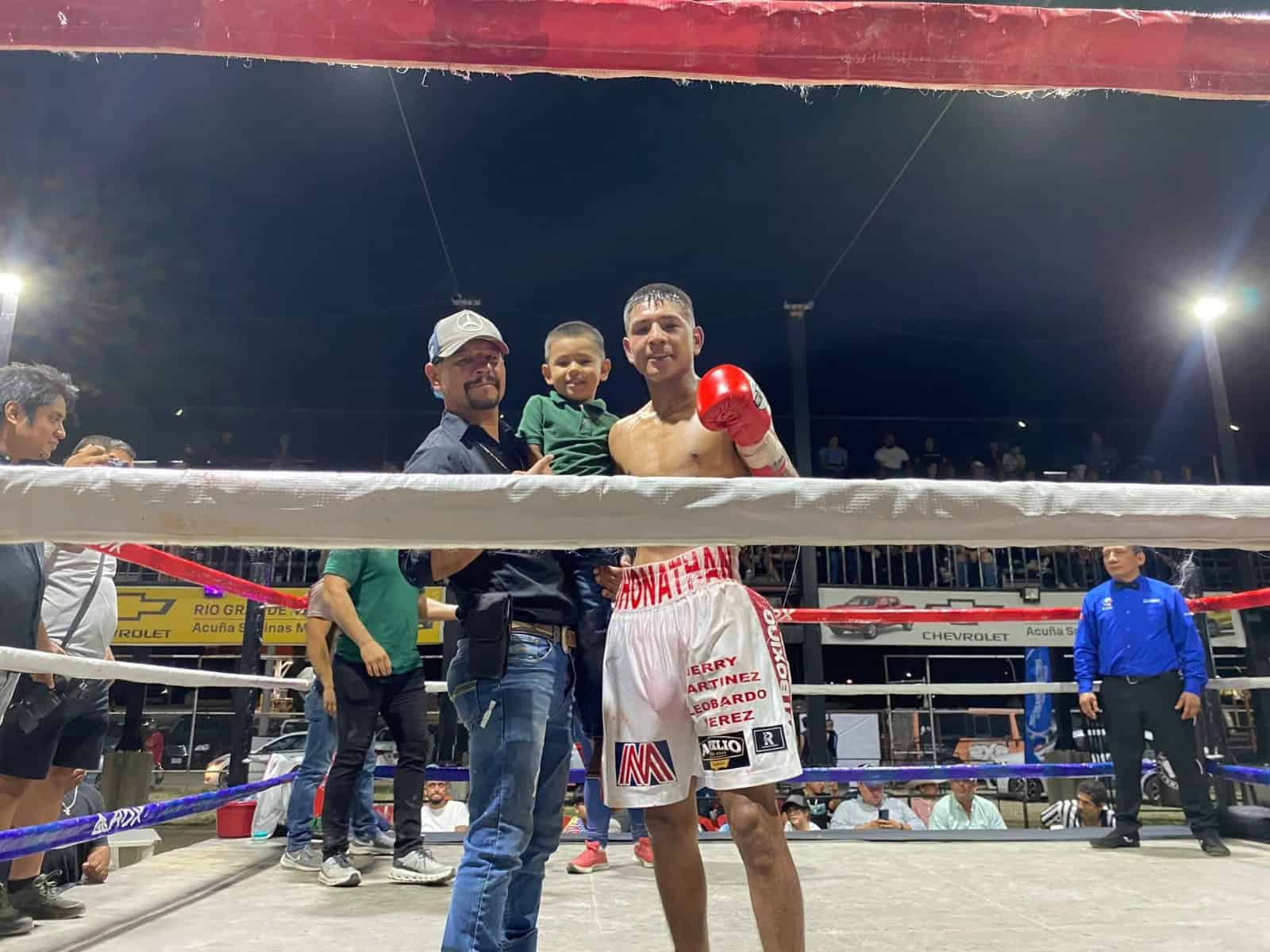 Jonathan Nájera conquista el título estatal de boxeo en Acuña