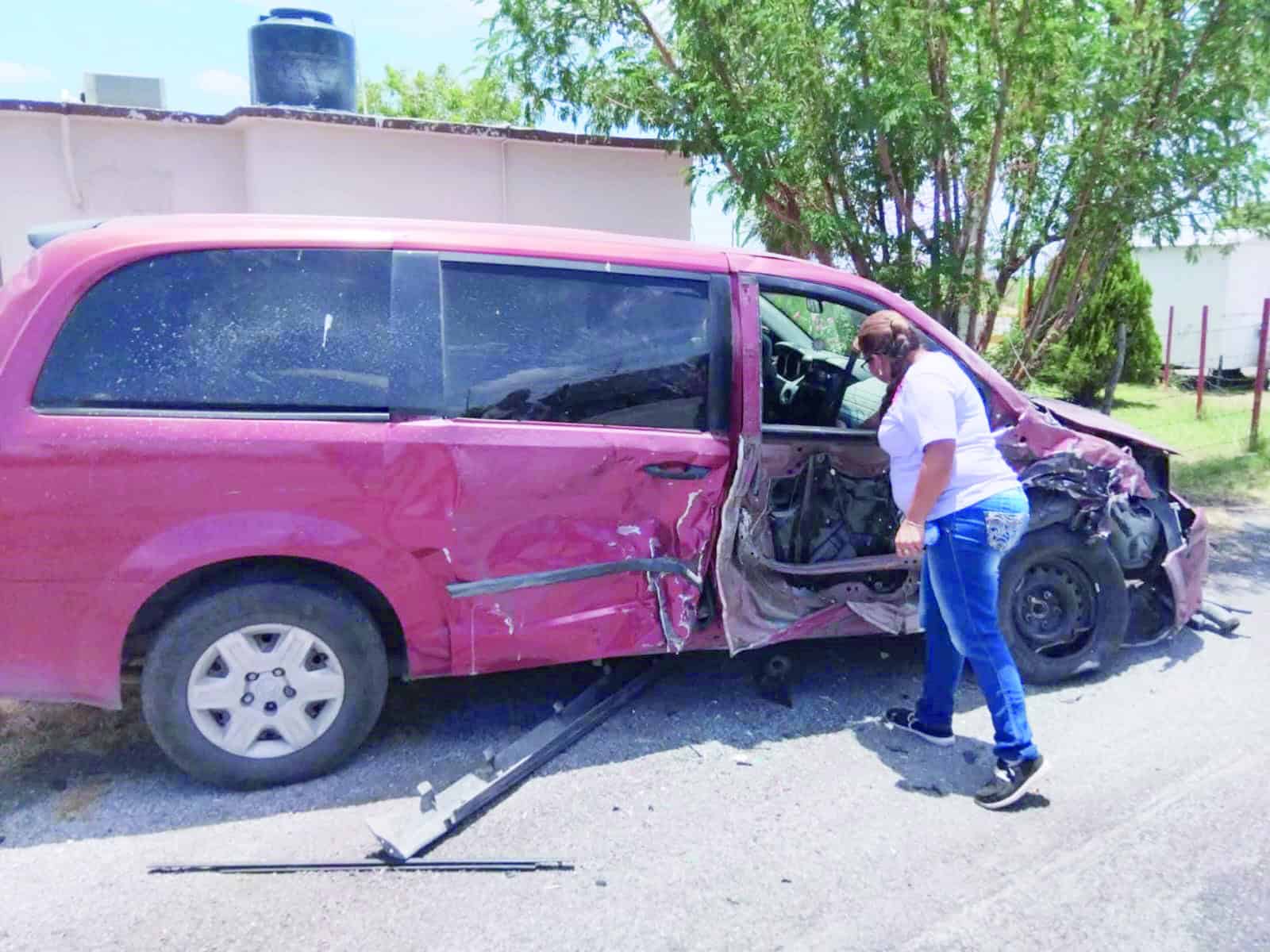 Intensa movilización de cuerpos de emergencia tras accidente en Sabinas, Coahuila