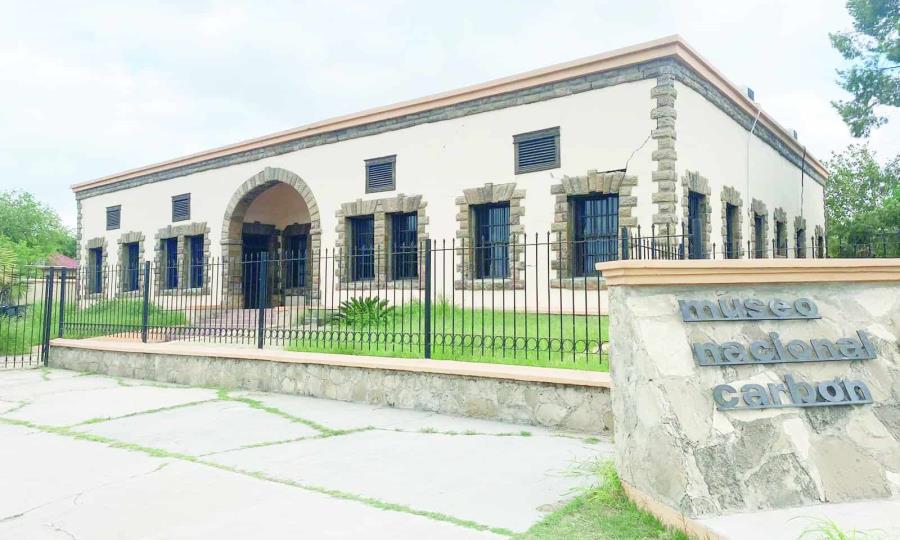 Vecinos de Villa de Agujita Preocupados por Estado de Capilla Municipal