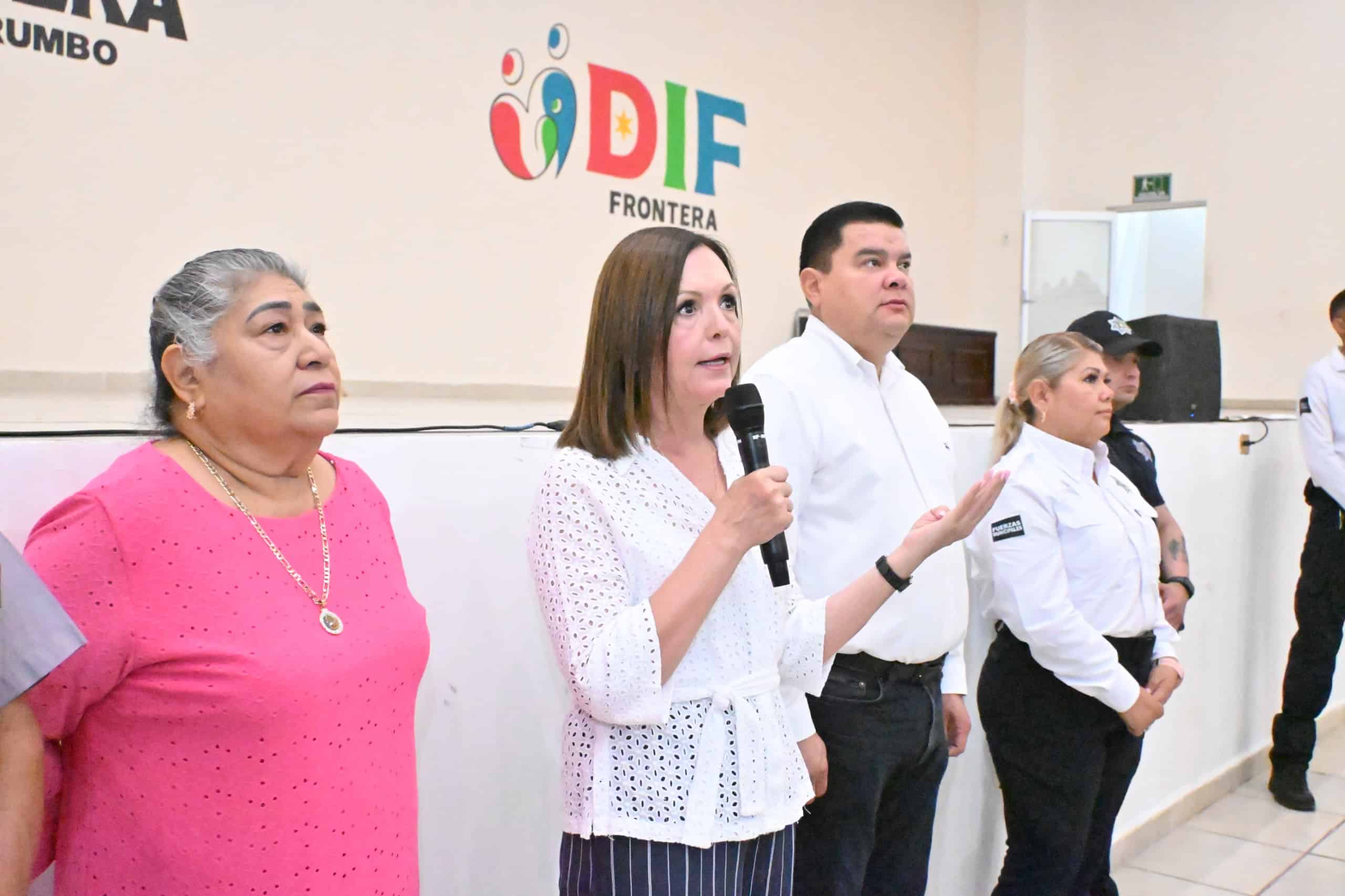 Alcaldesa Sari Pérez Cantú impulsa Comités de Vecinos Vigilantes Escolares en Frontera