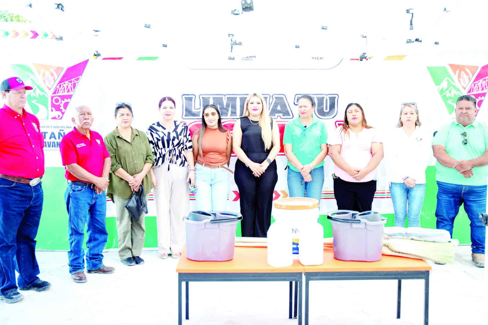 Jornada de limpieza educativa promovida por la alcaldesa Yesica Sifuentes Zamora en Castaños
