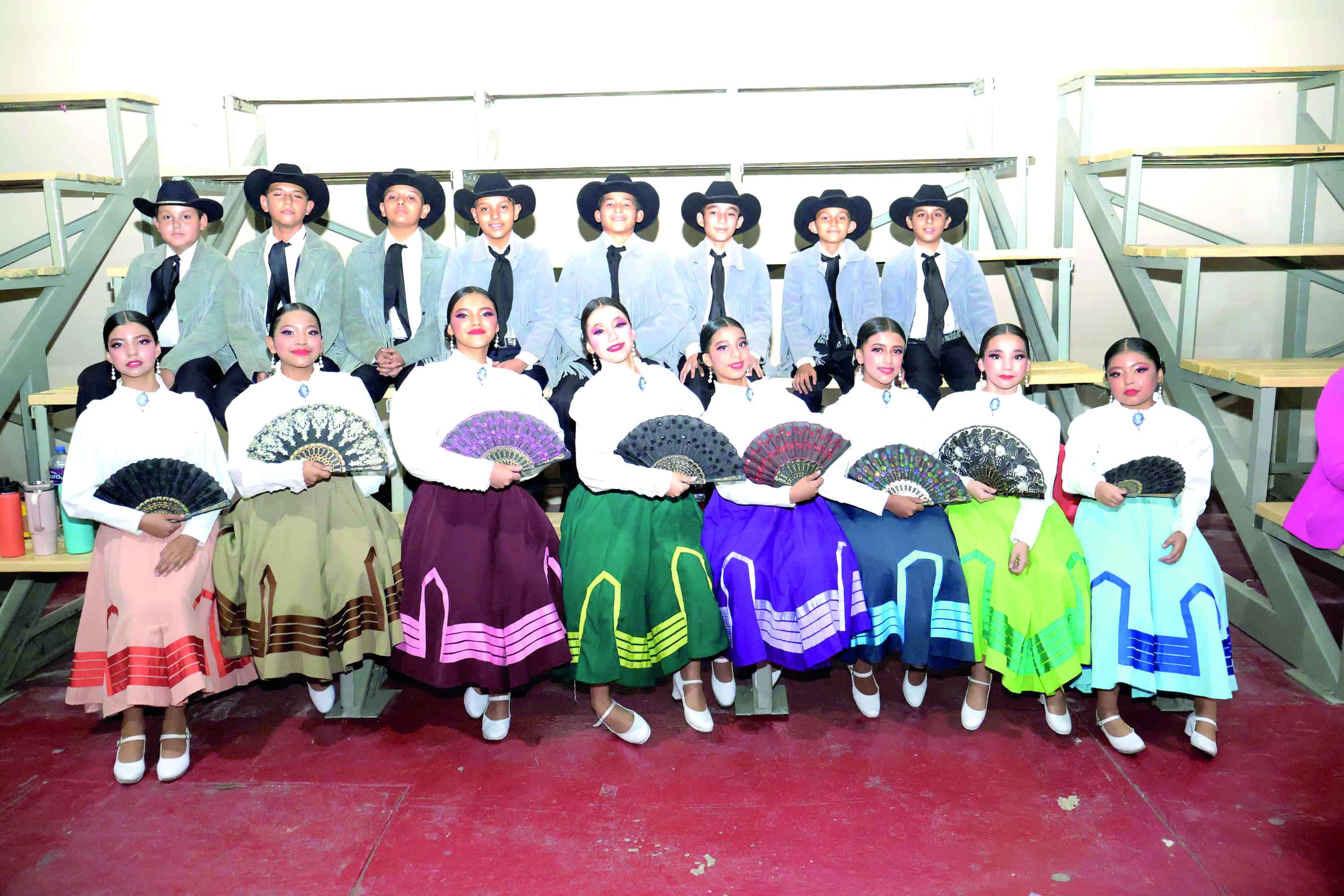 Éxito en Coahuila: Alumnos de quinto y sexto grado ganan concurso de bailes mestizos