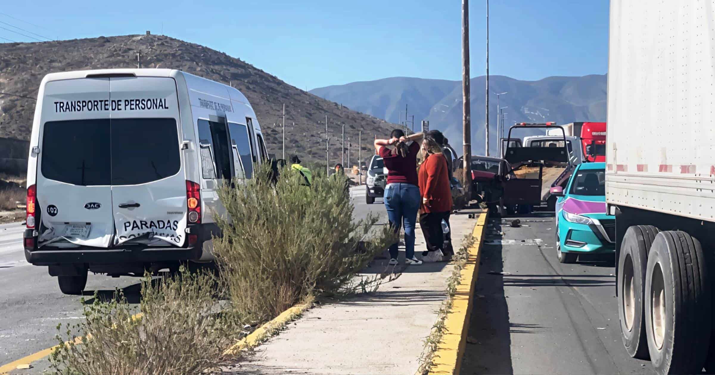 Embiste trailero cuatro vehículos