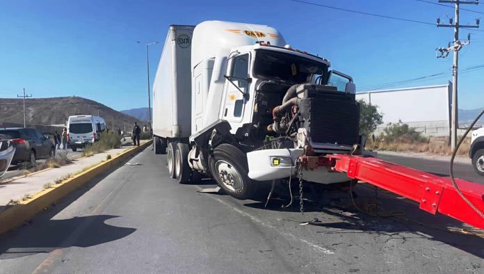 Embiste trailero cuatro vehículos