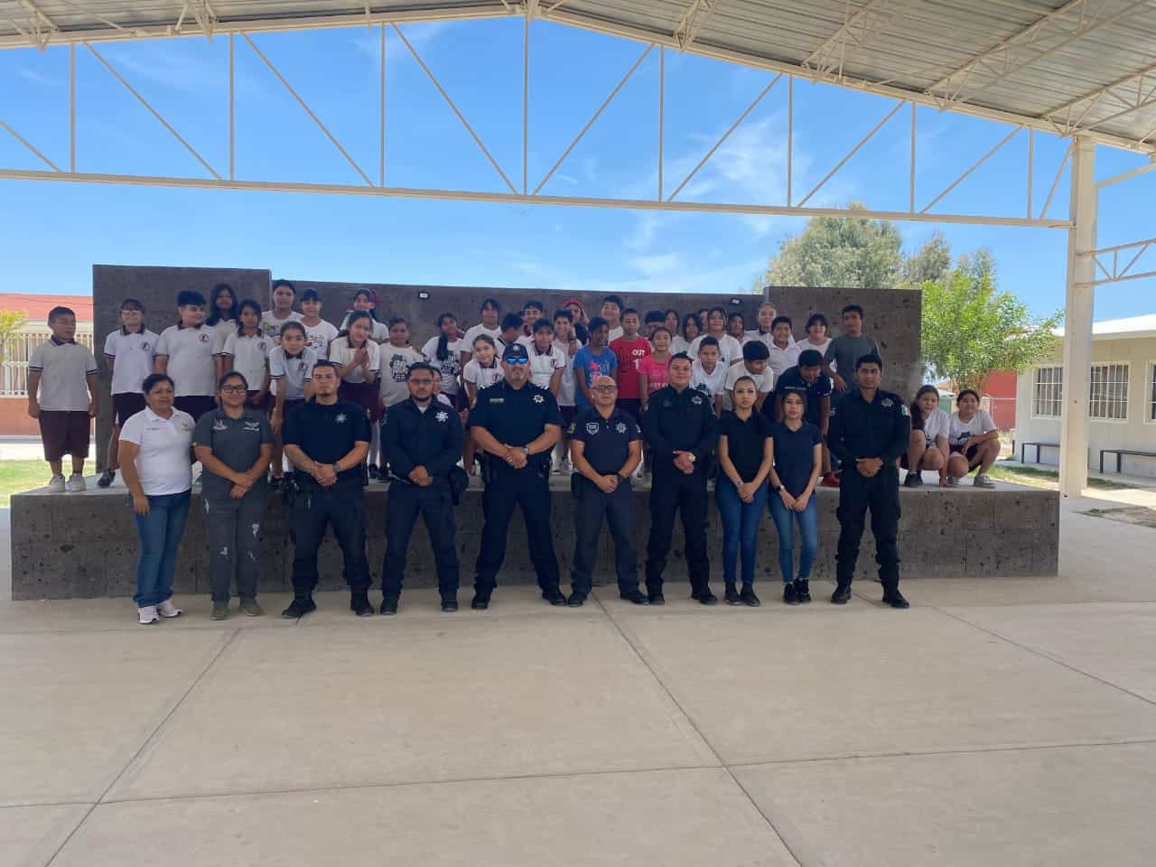 Policías de Nadadores imparten pláticas preventivas a estudiantes de primaria Cuauhtémoc