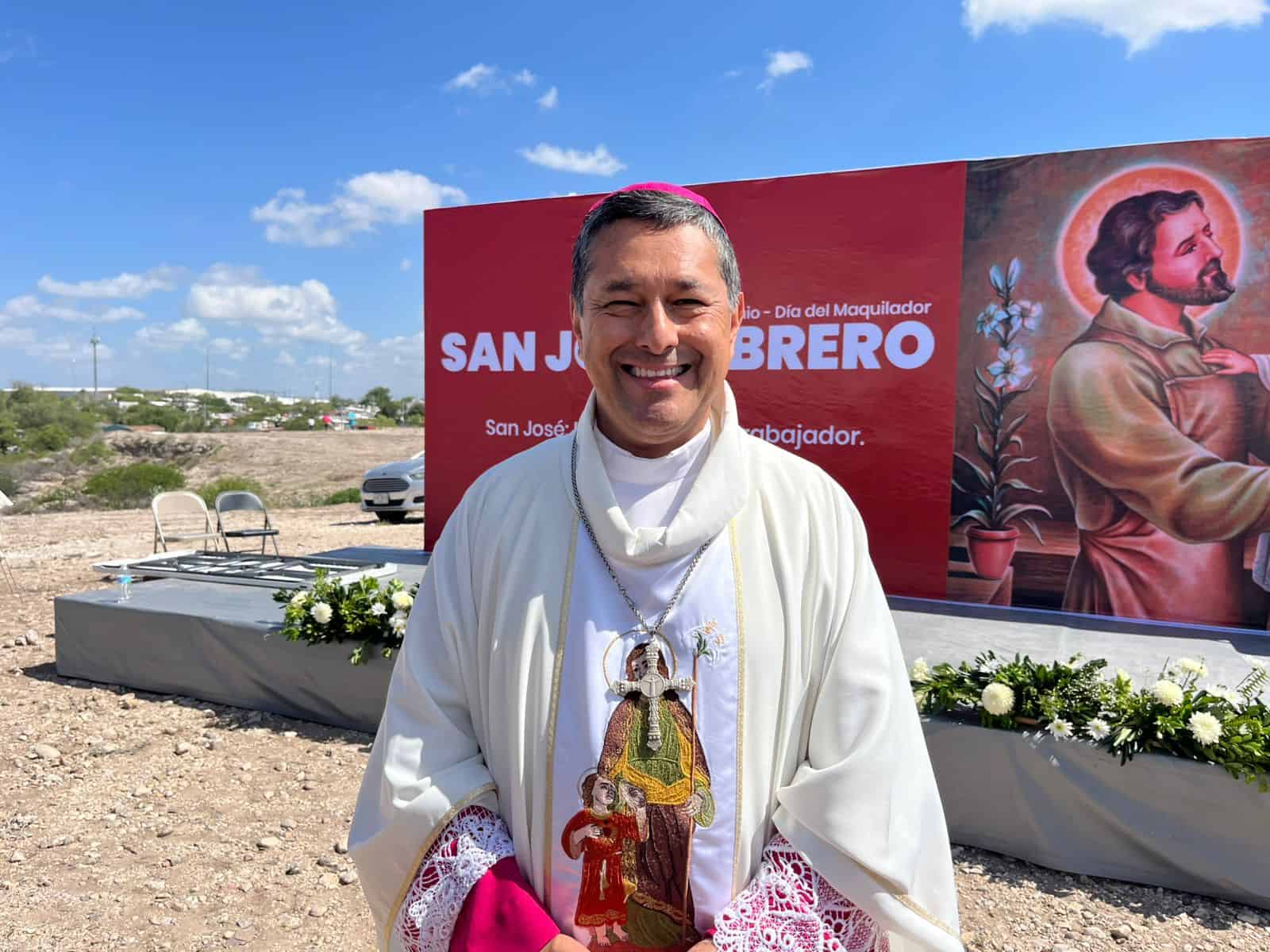 Obispo llama a la unidad y conciencia social durante visita a Acuña