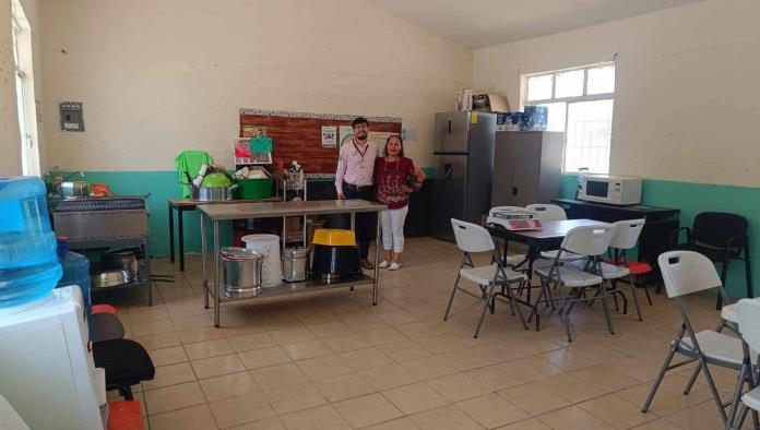 DIF Estatal refuerza el Programa de Alimentación Escolar Caliente en el Ejido Calles.