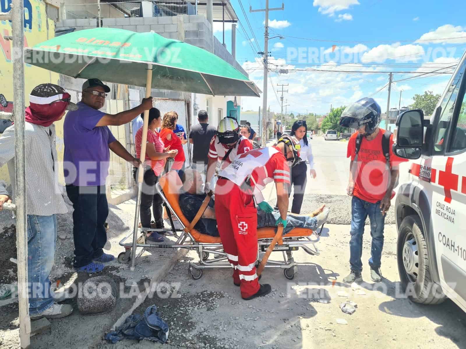 Trabajador de la construcción herido tras descarga eléctrica en Monclova