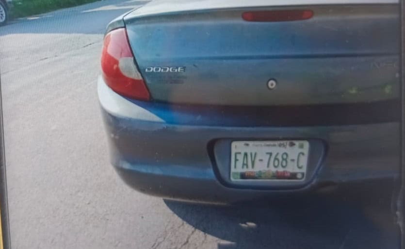 Juan Antonio Cerda Pérez denuncia robo de su Dodge Neón modelo 2002