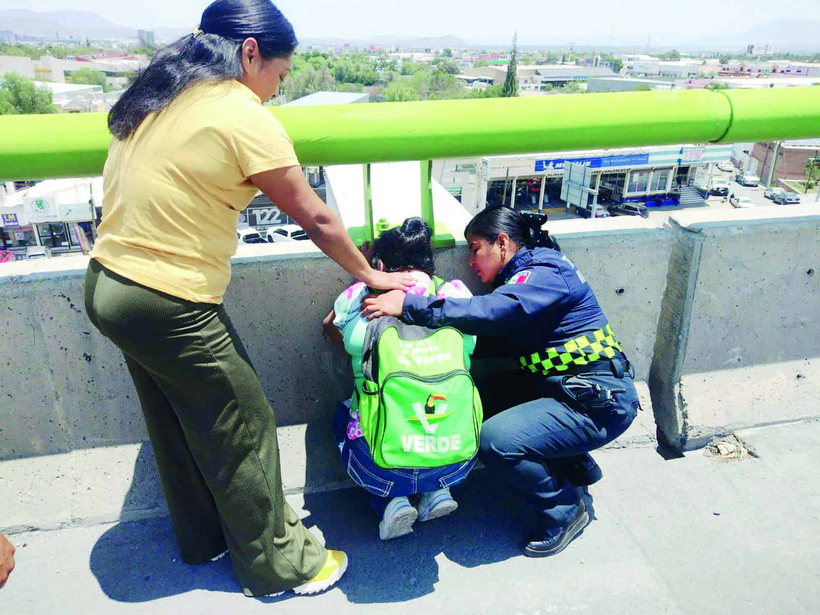 Salva mujer a otra de quitarse la vida