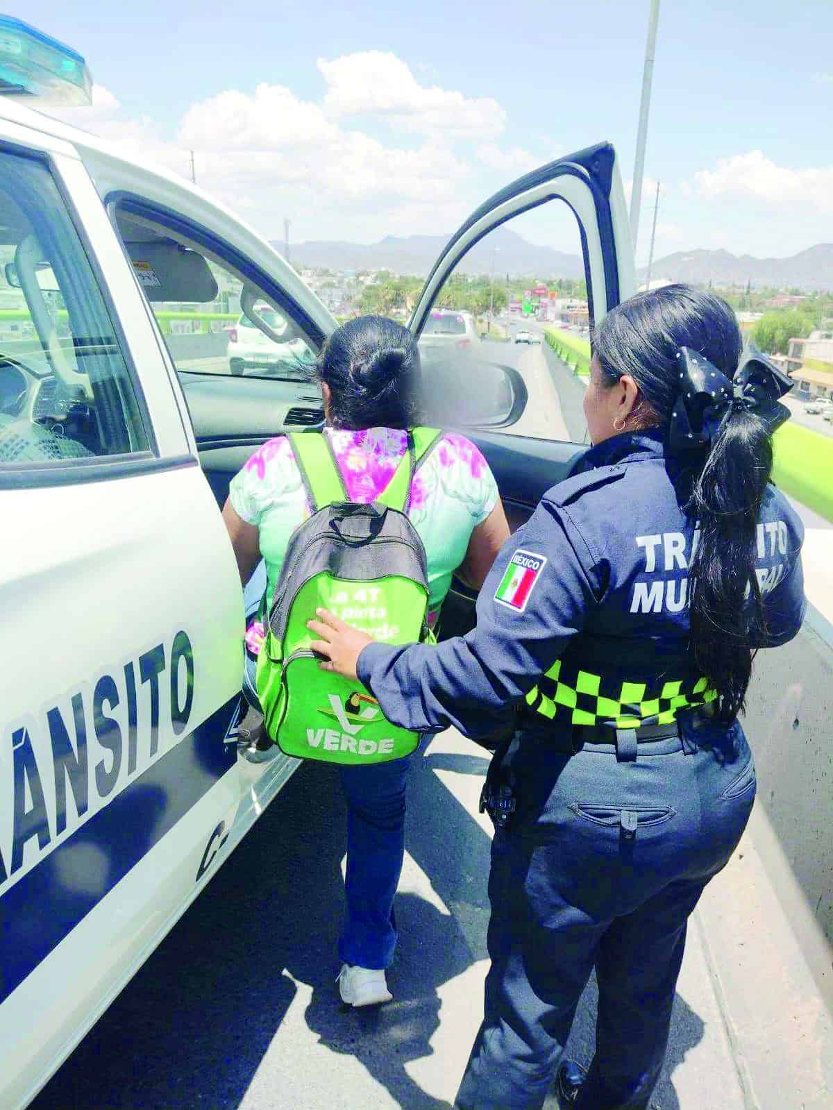 Salva mujer a otra de quitarse la vida