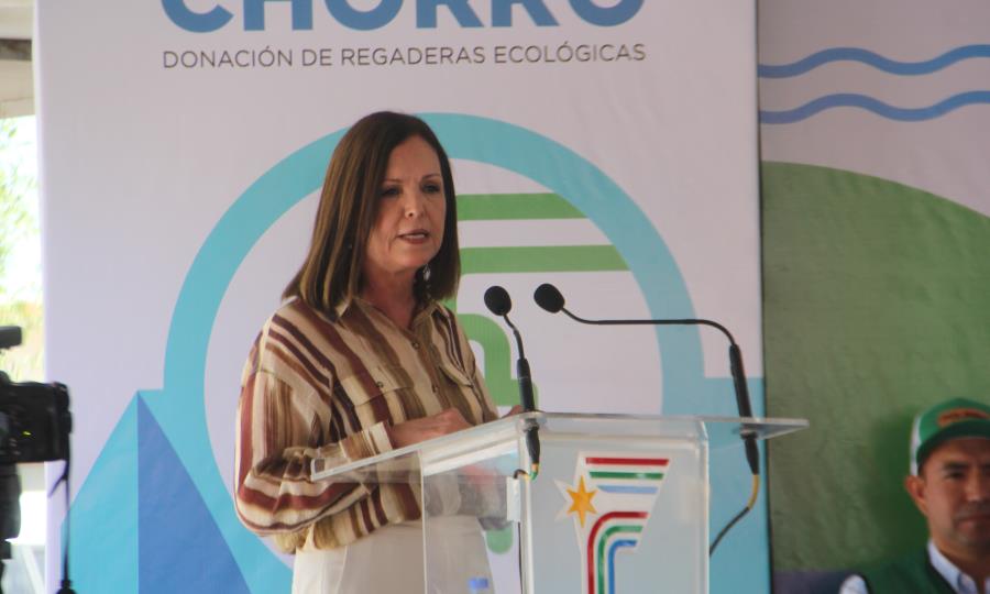 Alcaldesa de Frontera lidera Entrega de Regaderas Ecológicas para Desarrollo Sostenible