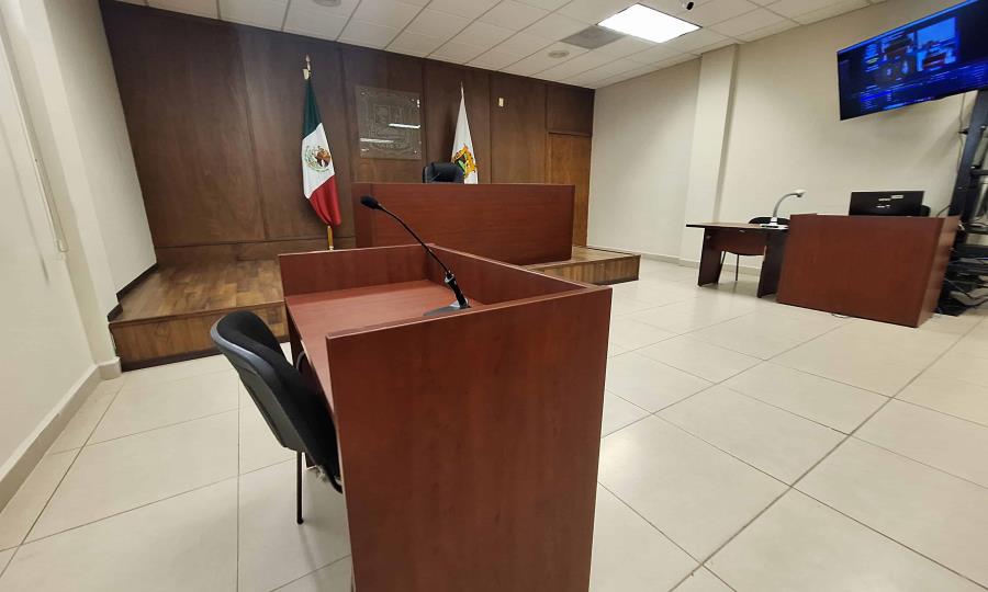 Madre denuncia falta de pensión alimenticia para su hija de 16 años