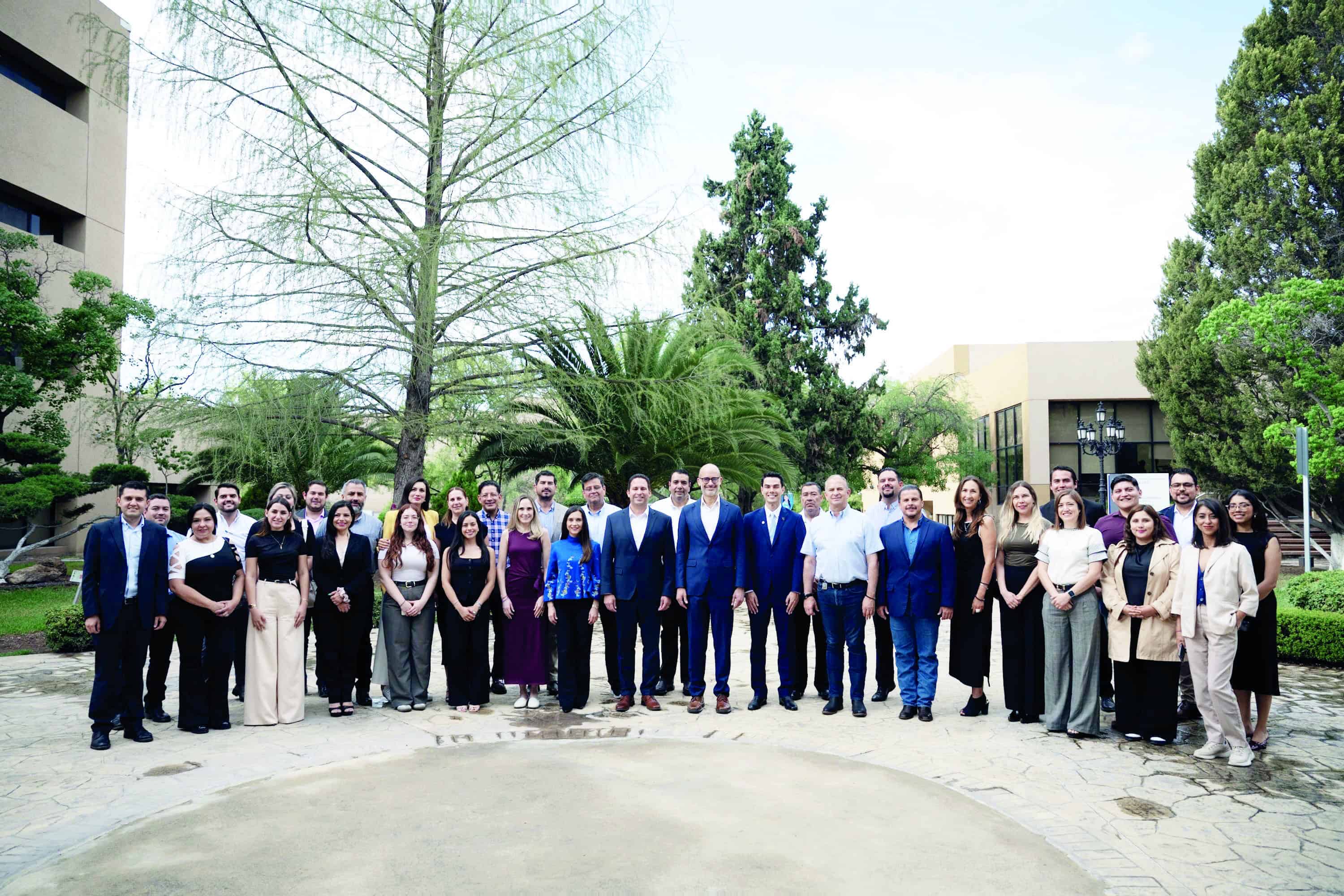 Fortalecen la formación de funcionarios públicos