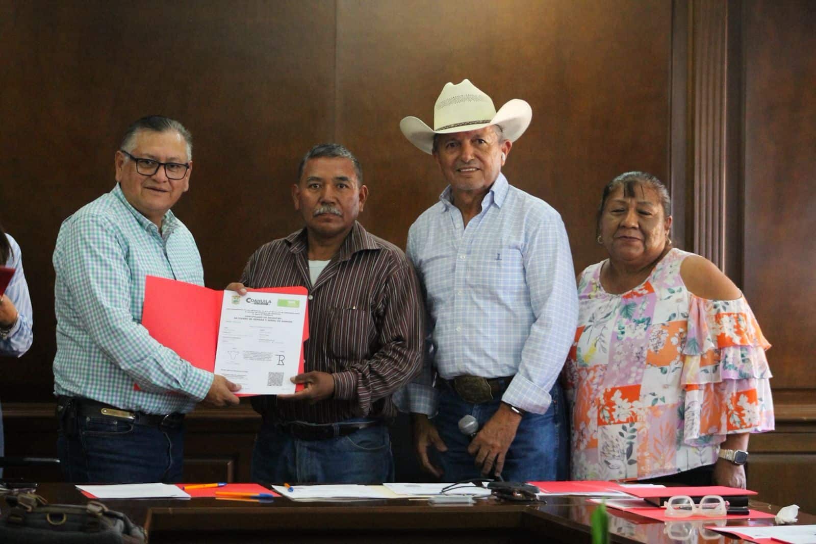 Gobierno Municipal de Monclova apoya a ganaderos y productores del campo
