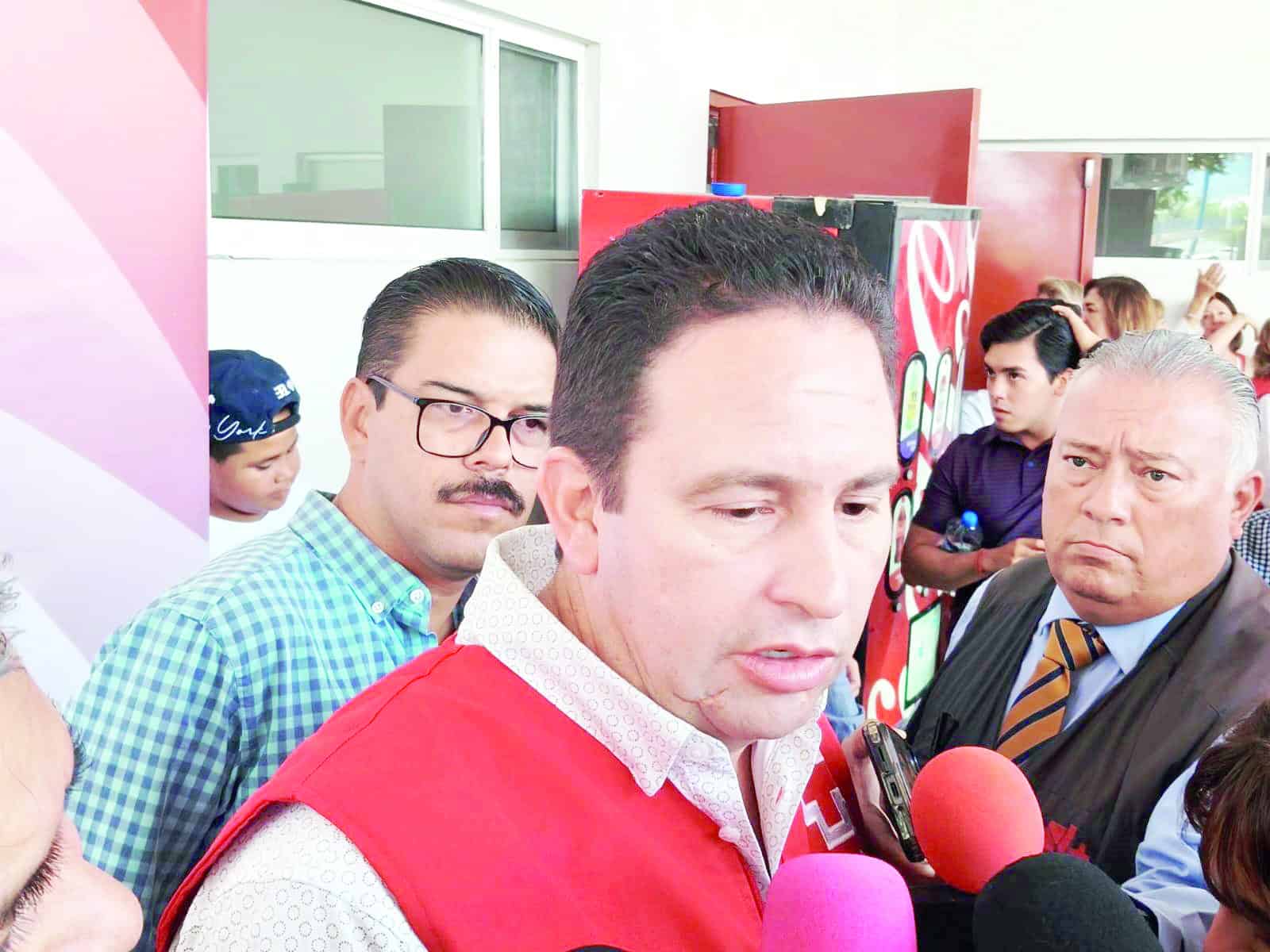 Reconocerán a héroes locales