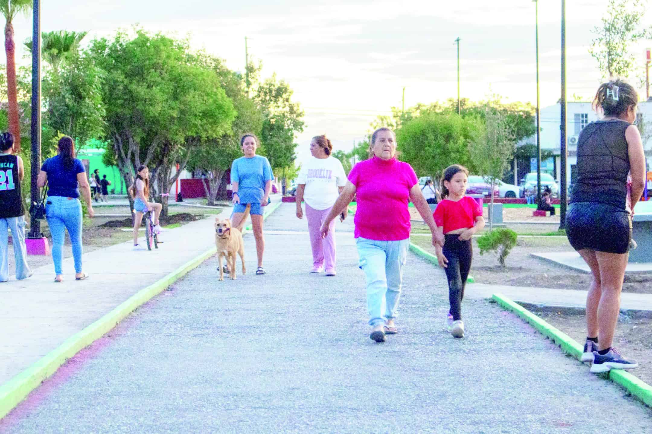 Disfrutan saltillenses la plaza Mirasierra Spurs 