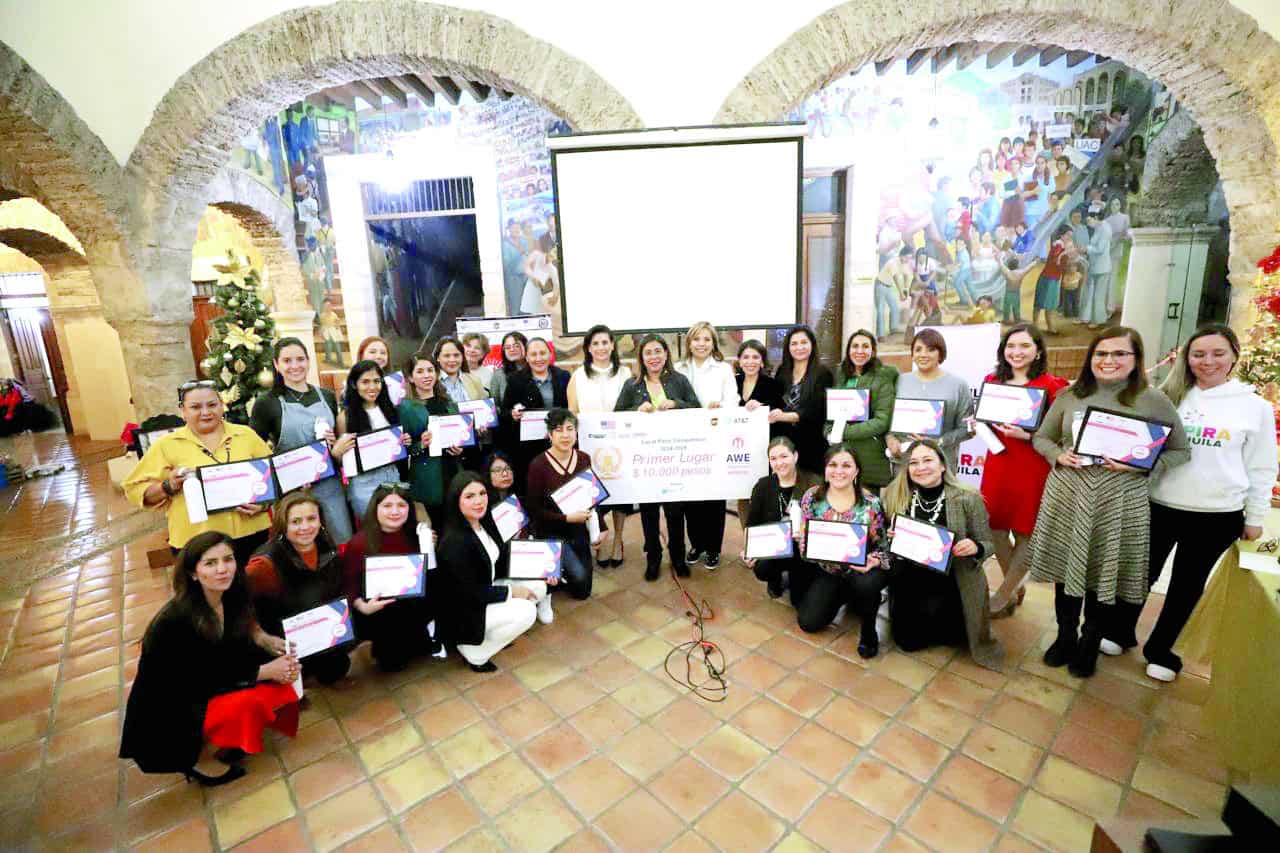 Cursan 35 mujeres en el programa AWE