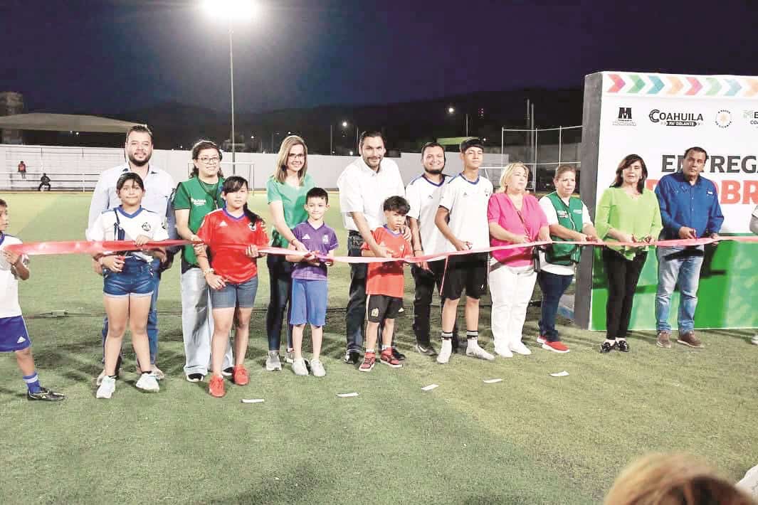 Carlos Villarreal inicia y entrega más obras