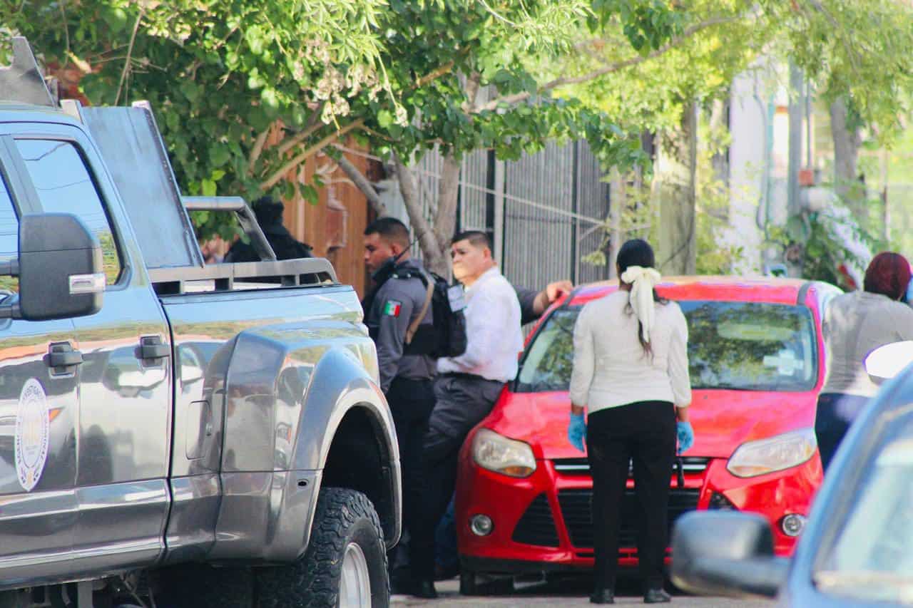 Definirán situación de mujer detenida con droga durante cateo en Villas del Carmen